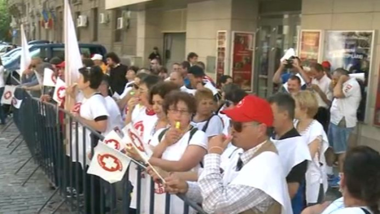 A doua zi de proteste in Sanatate. Sindicalistii cer marirea salariilor si deblocarea angajarilor Imagine