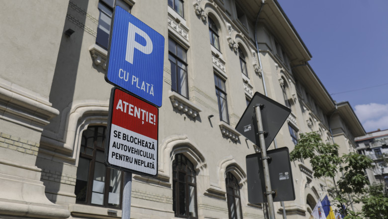A fost aprobat un tarif unic de 5 lei/ora pentru parcarile administrate de primarie, in Capitala. Un abonament de o zi costa 30 de lei Imagine
