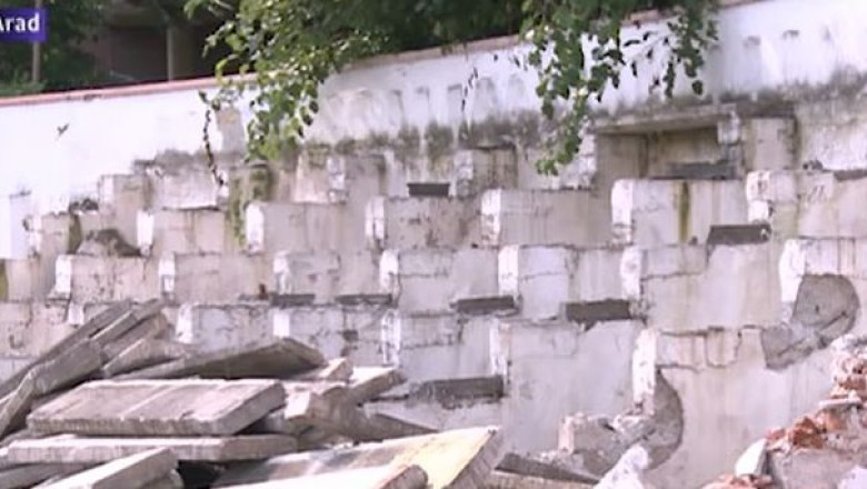 A inceput demolarea stadionului din Arad, cel mai vechi din vestul tarii. Noul stadion va fi gata in 2017 Imagine