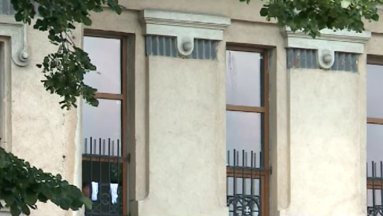 A inceput expertizarea atentatorului de la Universitate Imagine