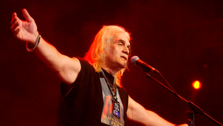 A murit Bora Djordjevic, o legenda a muzicii rock iugoslave. A iesit special din spital sa cante la 25 de ani de la Revolutia romana Imagine