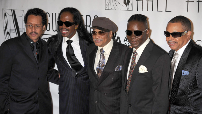 A murit Fred White, tobosarul trupei Earth, Wind & Fire, una dintre primele formatii care au eliminat tabuurile rasiale Imagine