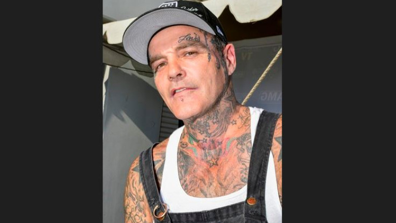 A murit Shifty Shellshock, liderul trupei Crazy Town si interpretul celebrei piese „Butterfly”. Avea 49 de ani Imagine