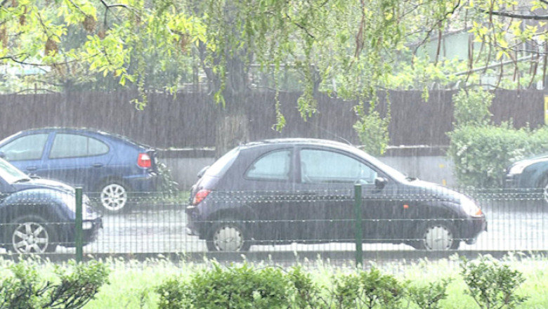 A plouat cu grindina la Timisoara Imagine