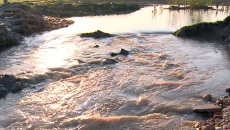 A treia victima a inundatiilor: Copilul de 13 ani disparut duminica a fost gasit mort Imagine