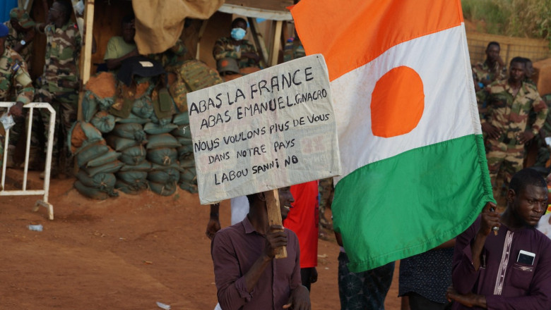 A treia zi de proteste in Niger. Sustinatorii loviturii de stat le cer soldatilor francezi sa plece din tara Imagine