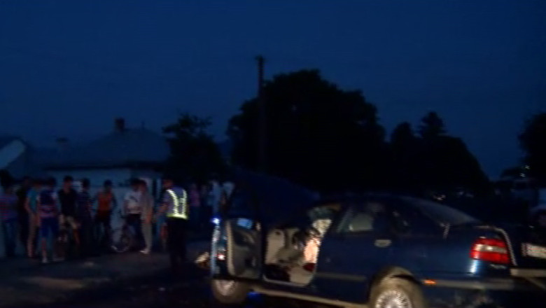 A urcat beat la volan si a intrat cu masina in gardul unei case Imagine