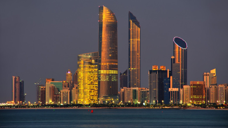 Abu Dhabi accelereaza investitiile in turism in ciuda efectelor razboiului din Orientul Mijlociu
