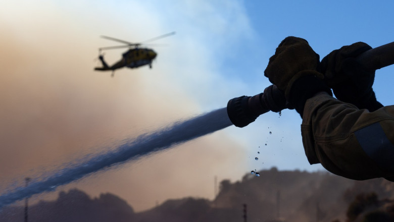 Acalmie aparenta in Los Angeles. Apar noi pericole: s-au semnalat primele jafuri si in cateva zile sunt asteptate iar vanturi puternice Imagine