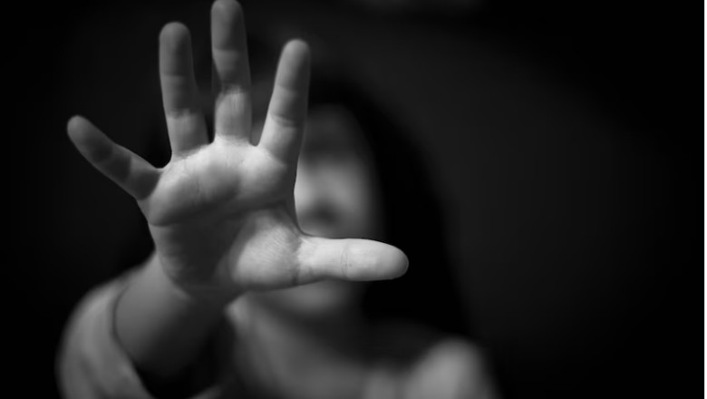 Accesul necontrolat la pornografie creste violentele sexuale comise de minori in Spania. Extrema dreapta propune sanctiuni mai dure Imagine