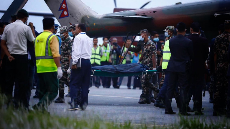 Accident aviatic in Nepal: Au fost recuperate trupurile tuturor celor 22 de victime si cutia neagra a avionului prabusit Imagine