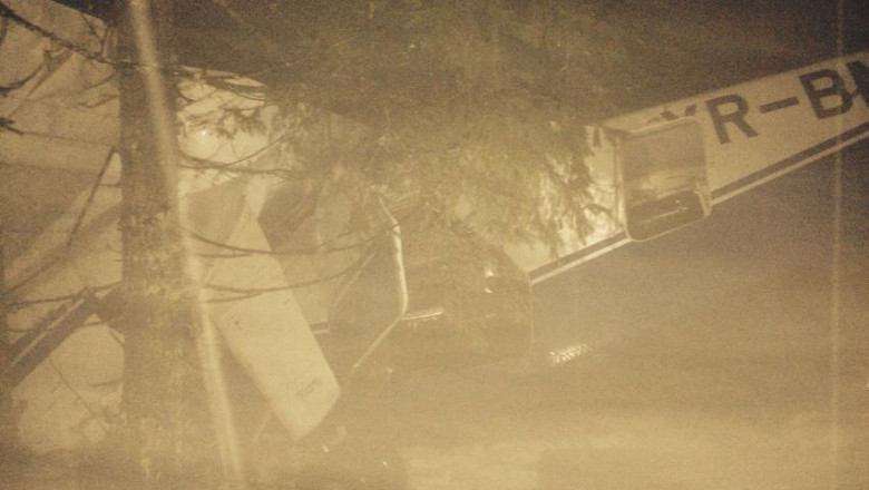 ACCIDENT AVIATIC. Trupul neinsufletit al pilotului a fost scos din epava avionului Imagine