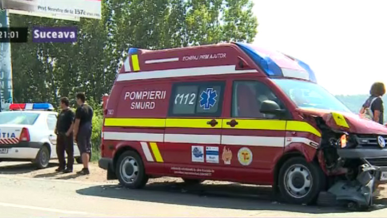 Accident cu ambulanta SMURD in Suceava  Imagine