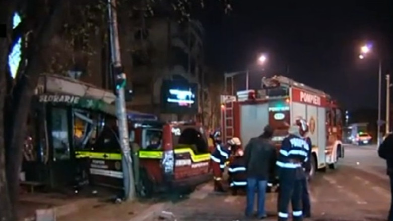 Accident cu ambulanta SMURD. Un tanar a murit si patru persoane au fost ranite Imagine