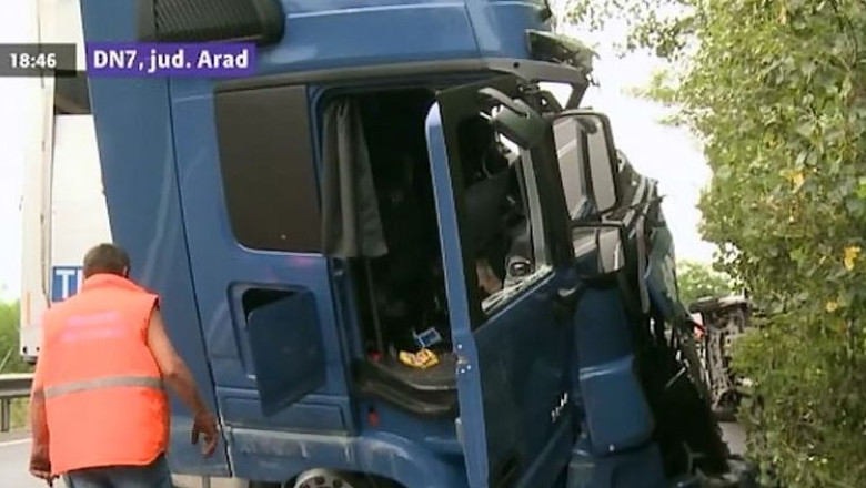 Accident cu tiruri pe DN7. Soseaua, blocata peste doua ore Imagine