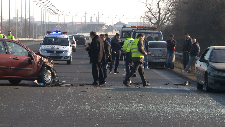 Accident cu trei raniti pe centura Oradei Imagine