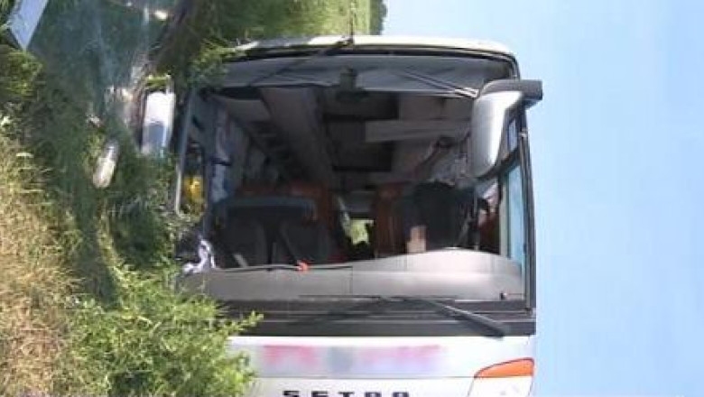 Accident cu un microbuz care transporta romani, in Italia. Un om a murit si doi sunt raniti Imagine