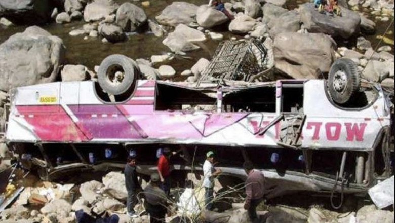Accident de autobuz in Bolivia: cel putin 15 morti Imagine