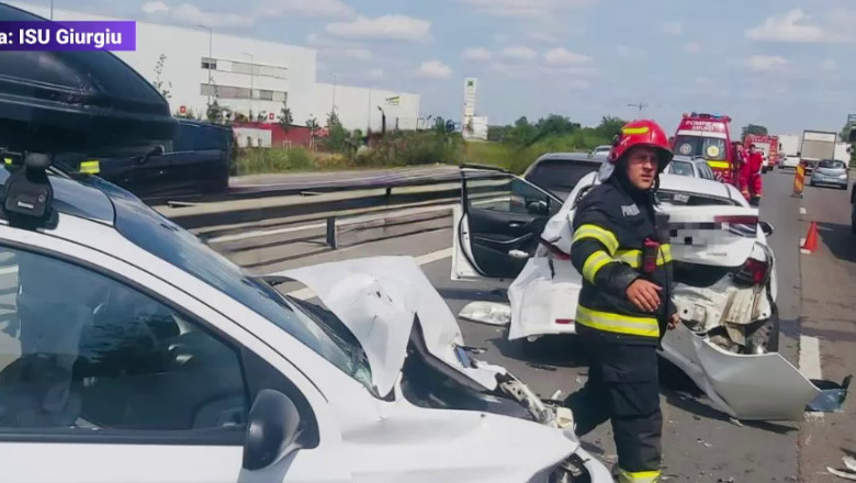 Accident grav cu cinci masini pe A1, la intrarea in Bucuresti. Un copil de cinci ani a fost dus de urgenta la spital Imagine