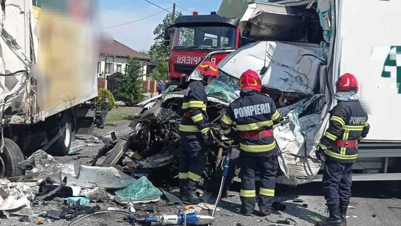 Accident grav in Braila: Doi oameni au ramas incarcerati. Traficul este complet blocat Imagine