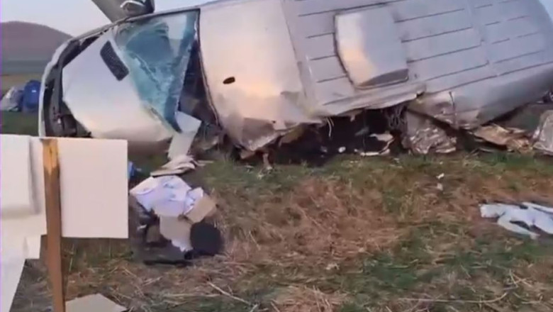 Accident grav in Cluj: Trei oameni au murit dupa ce microbuzul in care se aflau s-a izbit de un TIR Imagine