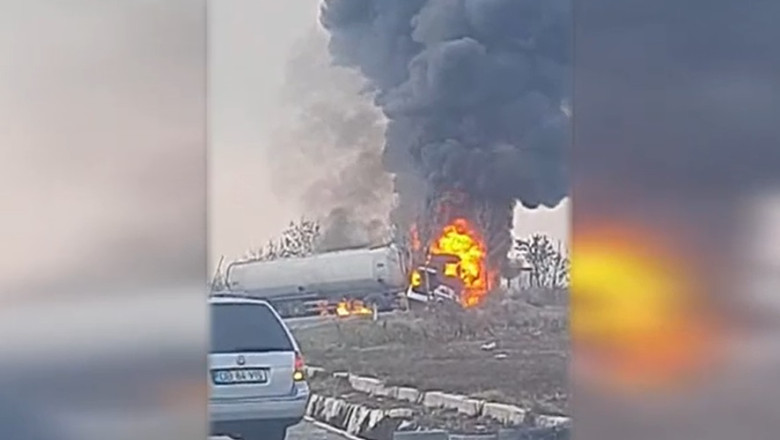 Accident grav in Dambovita: o cisterna cu GPL a luat foc, dupa un impact violent. Pompierii intervin cu o autospeciala cu roboti Imagine