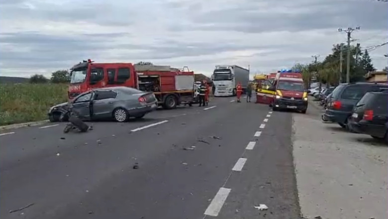 Accident grav in judetul Mehedinti. O persoana a murit si alte doua au fost ranite in urma unui carambol Imagine