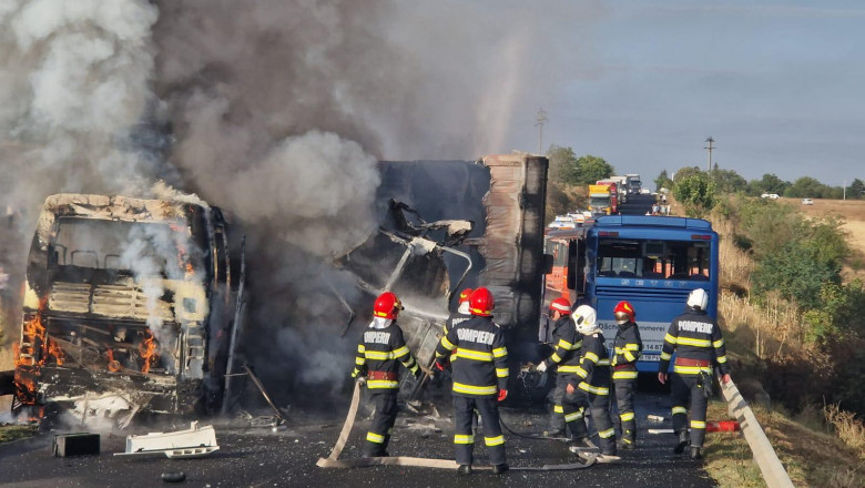 Accident grav intre doua autocare si un TIR, in Teleorman Imagine