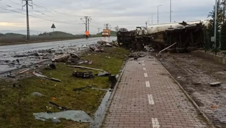 Accident grav intre doua TIR-uri pe DN7. Ambii soferi au murit Imagine