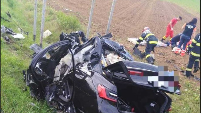 Accident grav intre o masina si o betoniera: Doi oameni au murit si unul a fost grav ranit Imagine