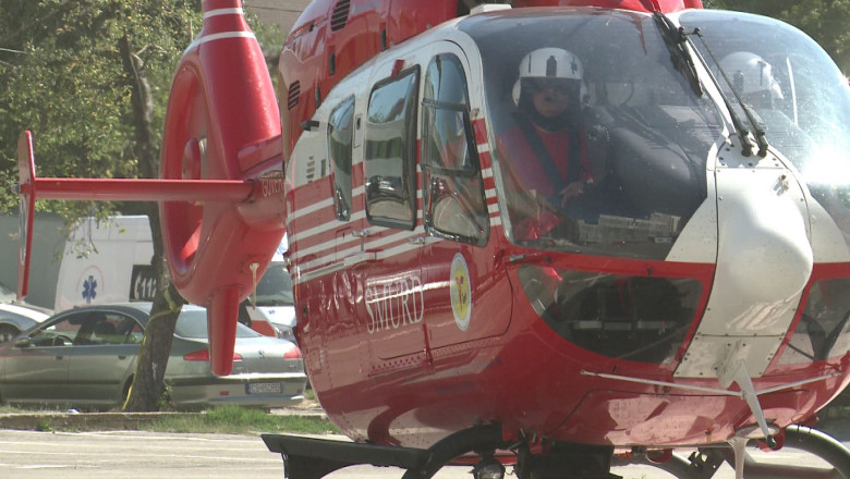 Accident grav la Darova, in Timis: tanar prins in masina de balotat. A fost luat cu elicopterul si dus la spital! Imagine