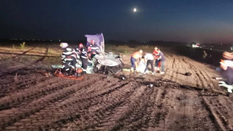 Accident grav pe DN 2B: Doua persoane au murit, iar sase au fost ranite. Traficul este blocat Imagine
