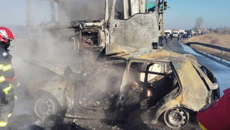 Accident grav pe DN24, intre o masina si un TIR. Doi tineri au ars de vii in incendiul izbucnit in urma impactului Imagine