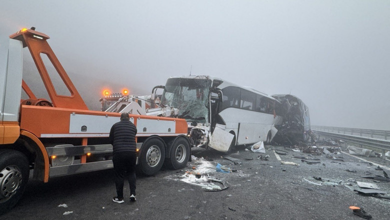 Accident grav pe o autostrada din Turcia: 11 oameni au murit si alti 50 au fost raniti Imagine