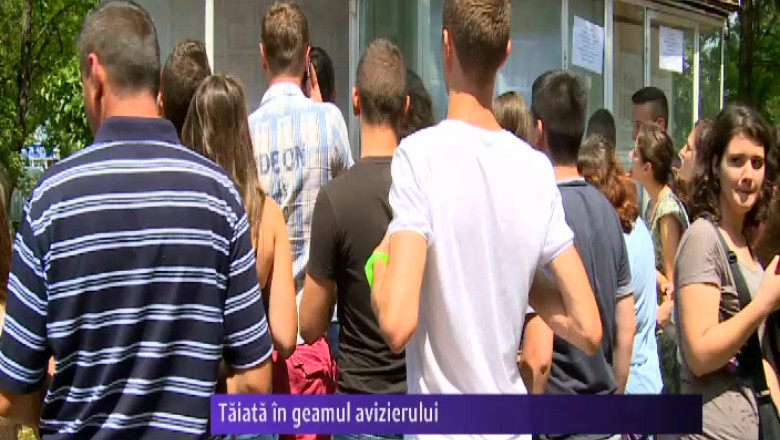 Accident in asteptarea rezultatelor la bacalaureat, la Craiova Imagine