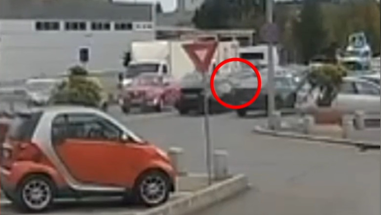 Accident in Bucuresti: O femeie si copilul ei, loviti de masina pe trecerea de pietoni. Mama a murit. Soferul se lauda cu vitezele mari Imagine