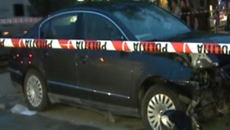 Accident in Capitala. Doua femei au ajuns la spital, dupa ce un stalp a cazut peste ele Imagine