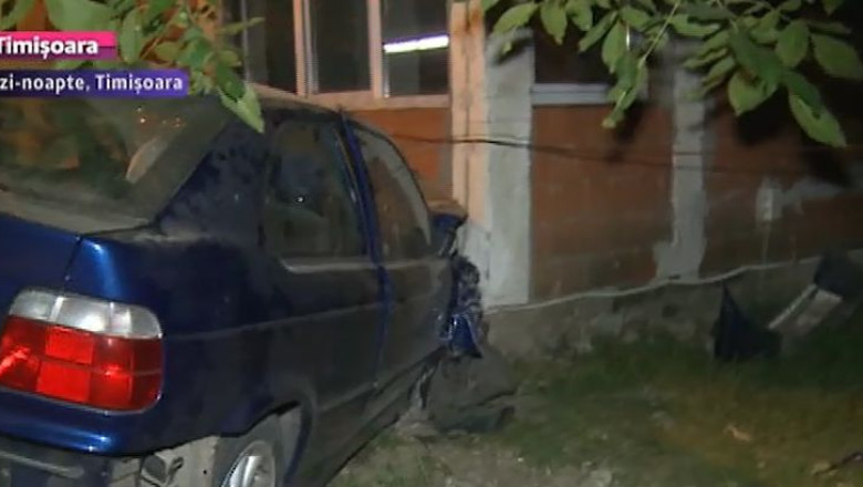 Accident in Timisoara: o soferita a ajuns cu masina in zidul unei case Imagine