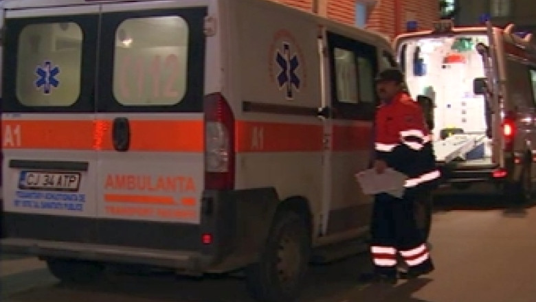 Accident la Cluj-Napoca. O masina a Consulatului Maghiar a lovit un adolescent care trecea strada pe rosu Imagine