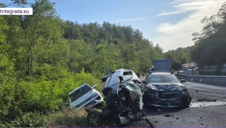 Accident mortal in Bulgaria in care au fost implicate trei masini cu numere de Romania. Doi oameni au murit pe loc Imagine