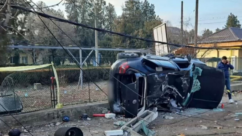 Accident mortal provocat de un sofer in varsta de 18 ani: Un tanar a murit, dupa ce prietenul lui s-a urcat baut la volan Imagine