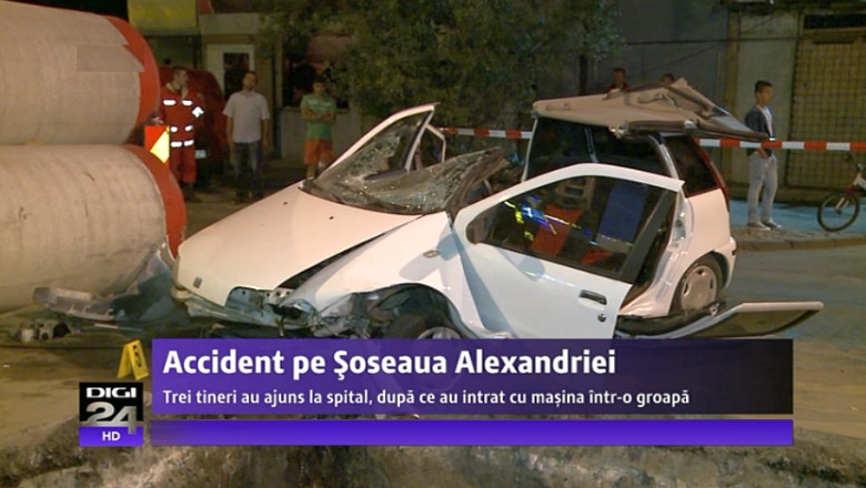 Accident pe Soseaua Alexandriei din Capitala. Soferul a incercat sa evite o groapa adanca de 3 metri Imagine
