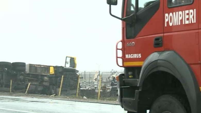 ACCIDENT. Un tren a lovit un camion pe ruta Oradea-Arad. Soferul a decedat Imagine