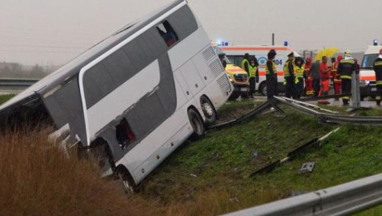 ACCIDENT UNGARIA: Cinci romani raniti au ramas internati. Doi dintre ei sunt in stare grava Imagine