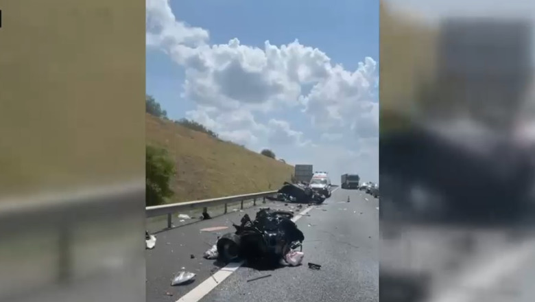 Accidente pe drumul catre mare. O masina s-a rupt in doua - VIDEO Imagine