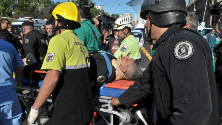 Accidentul feroviar din Argentina. Specialistii dau vina pe sistemul de franare. 99 de oameni au fost raniti Imagine
