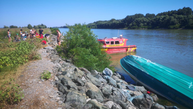 Accidentul naval din Delta Dunarii: ambarcatiunea rasturnata avea pasageri peste capacitatea maxima, navigatia in zona era interzisa Imagine