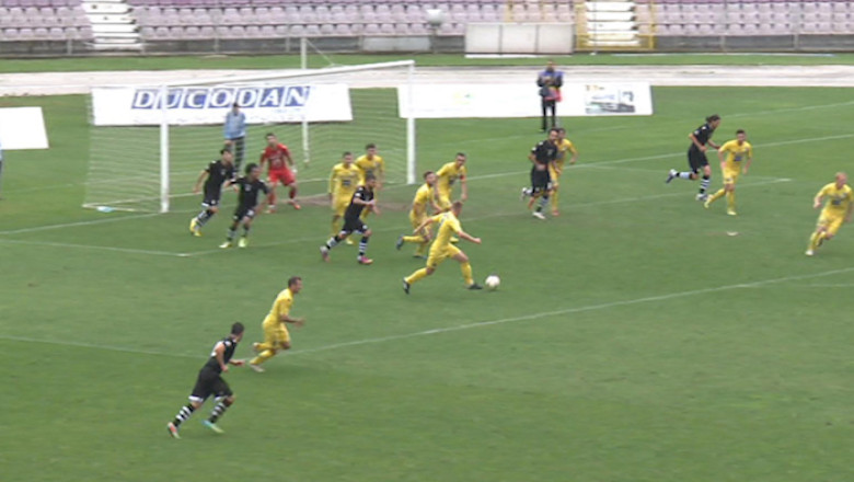 ACS Poli sparge gheata la Pancota Imagine