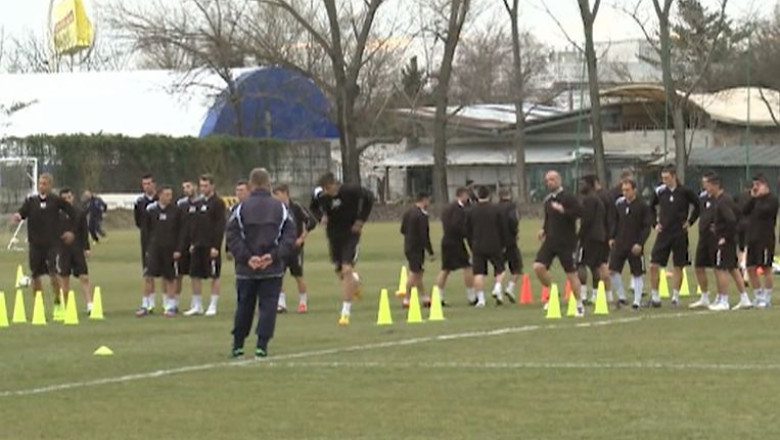 ACS Poli Timisoara - Sageata Navodari, un meci de care pe care Imagine