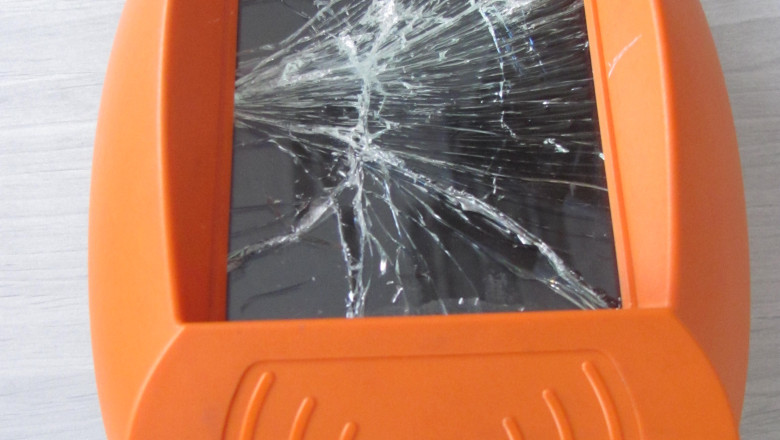 Acte de vandalism in tramvaiele din Oradea. Vezi cu ce pagube s-a ales societatea de transport local (FOTO) Imagine